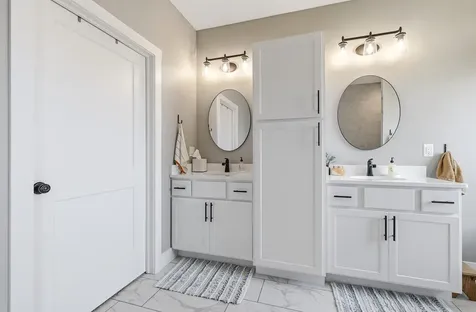 14549 Keegan Dubuque IA 52002