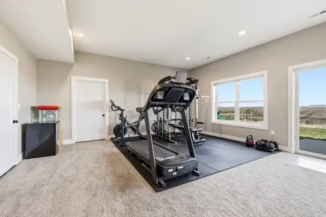 14549 Keegan Dubuque IA 52002