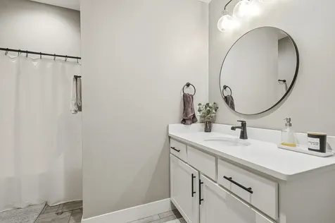 14549 Keegan Dubuque IA 52002
