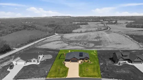 14549 Keegan Dubuque IA 52002