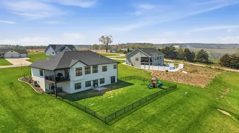 14549 Keegan Dubuque IA 52002