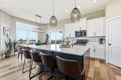 14549 Keegan Dubuque IA 52002