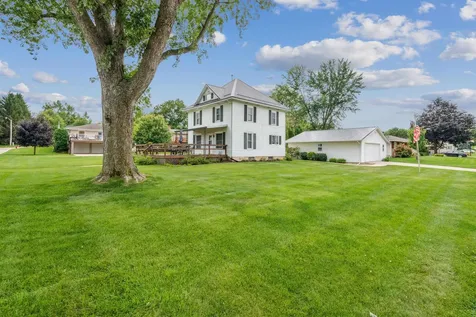 502 Hayes St SW Cascade IA 52033