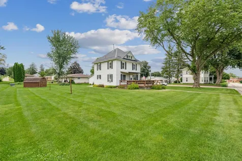 502 Hayes St SW Cascade IA 52033