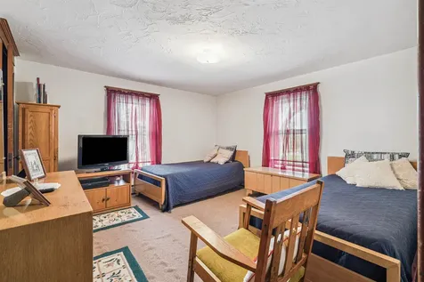 502 Hayes St SW Cascade IA 52033