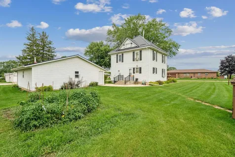 502 Hayes St SW Cascade IA 52033