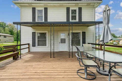502 Hayes St SW Cascade IA 52033