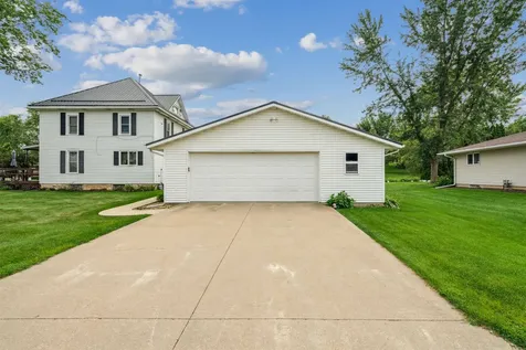 502 Hayes St SW Cascade IA 52033