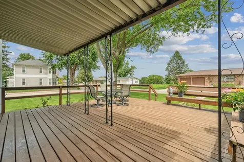 502 Hayes St SW Cascade IA 52033