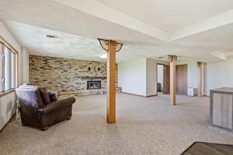 306 N Chestnut Edgewood IA 52042