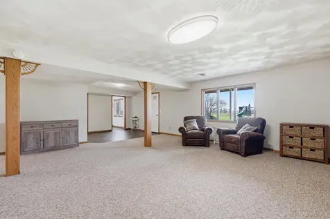 306 N Chestnut Edgewood IA 52042