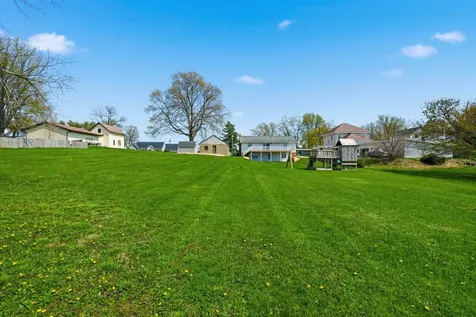 306 N Chestnut Edgewood IA 52042