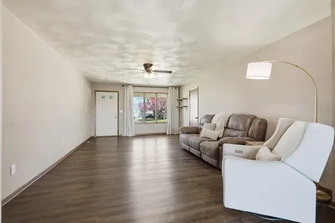 306 N Chestnut Edgewood IA 52042