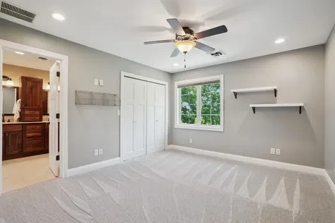 12146 Whispering Meadows Dubuque IA 52003