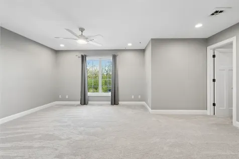 12146 Whispering Meadows Dubuque IA 52003