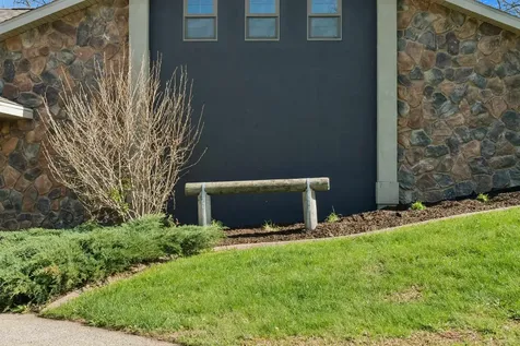 12146 Whispering Meadows Dubuque IA 52003