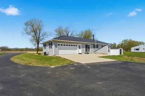 1838 Honey Creek Manchester IA 52057-000