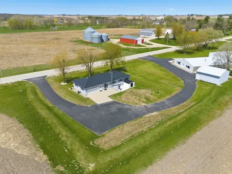 1838 Honey Creek Manchester IA 52057-000