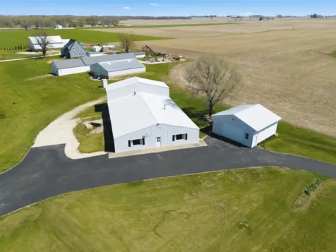 1838 Honey Creek Manchester IA 52057-000