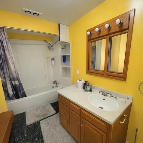 17656 Gardners Dubuque IA 52001