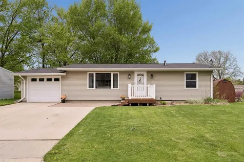 5523 Northwood Dubuque IA 52002