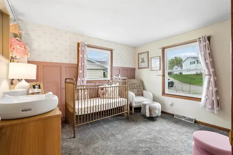 5523 Northwood Dubuque IA 52002