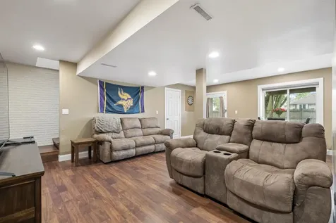 5523 Northwood Dubuque IA 52002