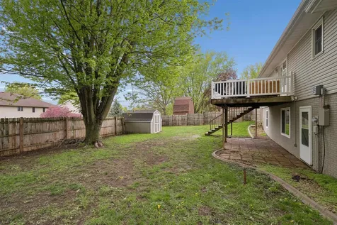 5523 Northwood Dubuque IA 52002