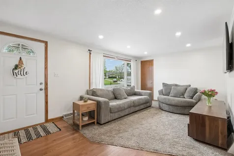 5523 Northwood Dubuque IA 52002