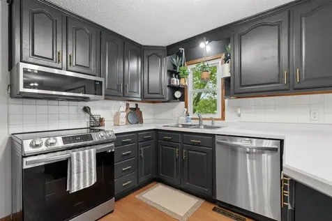 5523 Northwood Dubuque IA 52002