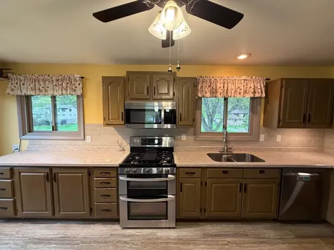 21853 Kings Dubuque IA 52001