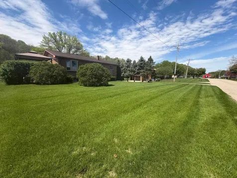21853 Kings Dubuque IA 52001