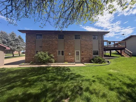 21853 Kings Dubuque IA 52001
