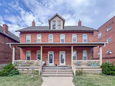 251 W 17th Dubuque IA 52001