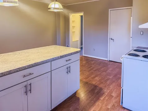 251 W 17th Dubuque IA 52001