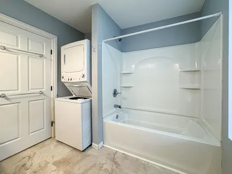 1735 Madison Dubuque IA 52001
