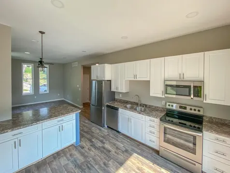 1735 Madison Dubuque IA 52001