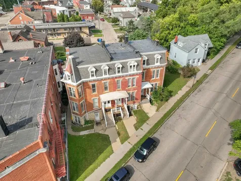 1735 Madison Dubuque IA 52001