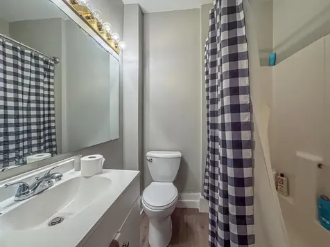 1735 Madison Dubuque IA 52001
