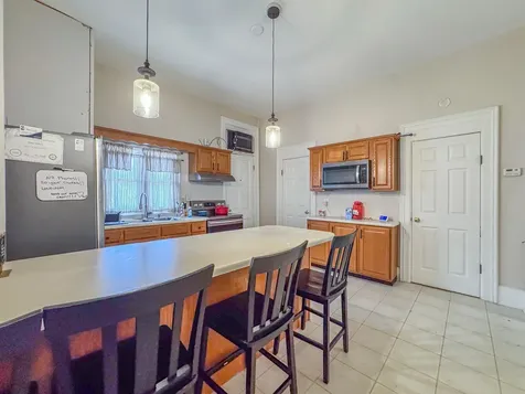 1735 Madison Dubuque IA 52001