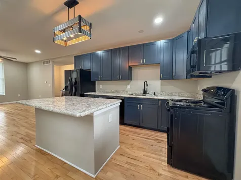 1735 Madison Dubuque IA 52001