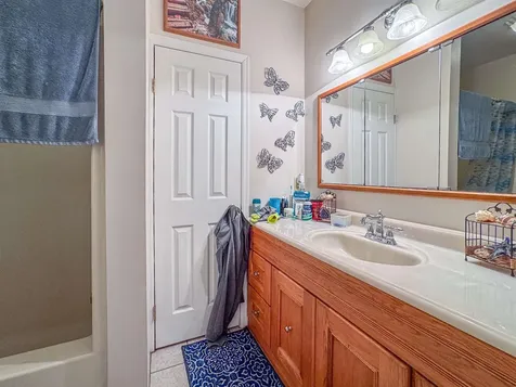 1735 Madison Dubuque IA 52001