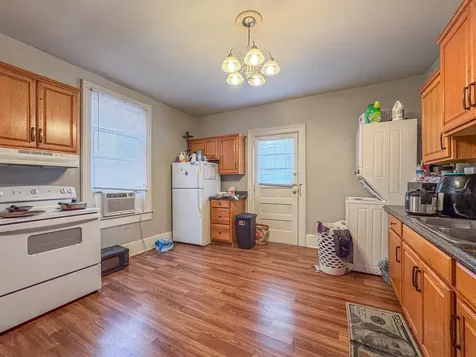 1735 Madison Dubuque IA 52001