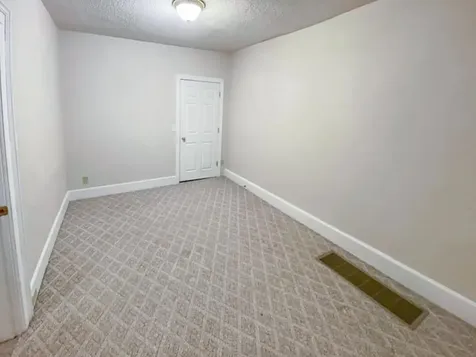 1735 Madison Dubuque IA 52001