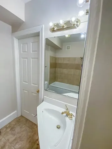 1735 Madison Dubuque IA 52001