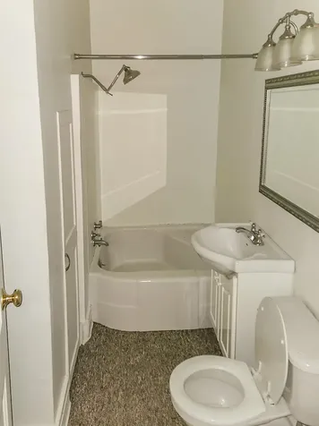 1735 Madison Dubuque IA 52001