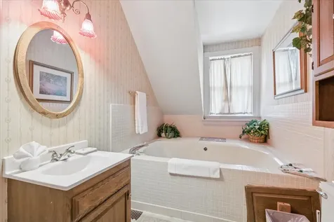504 Bluff Dubuque IA 52001