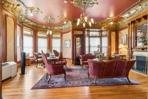 504 Bluff Dubuque IA 52001
