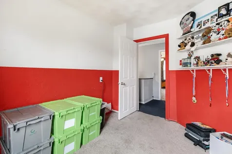 527 SW 2nd Dyersville IA 52040