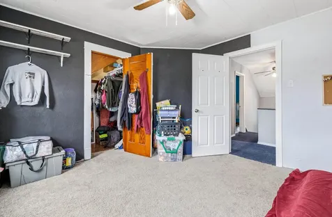 527 SW 2nd Dyersville IA 52040
